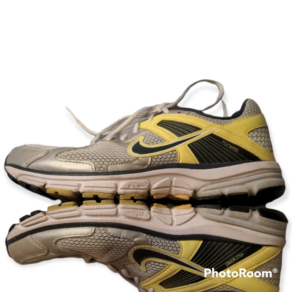 9 NIKE ZOOM Runners - Flywear